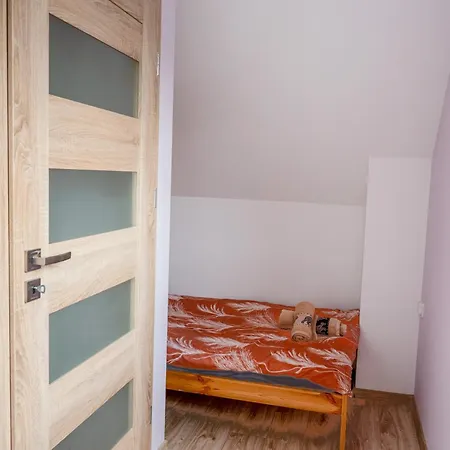 Enklawa Pana Pszczoly Feriehus Szczytna